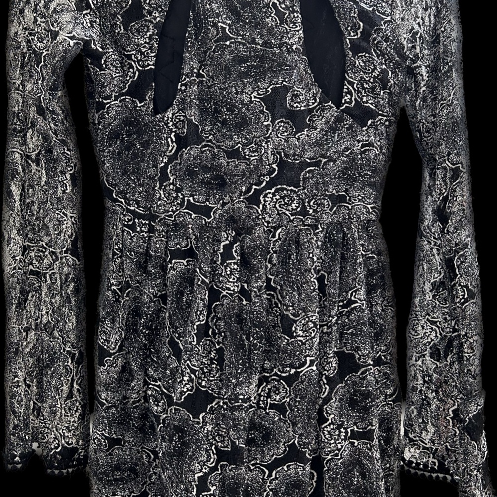 Miami Black and White Bohemian Long Sleeve Mini Dress Size Small - Picture 3 of 3